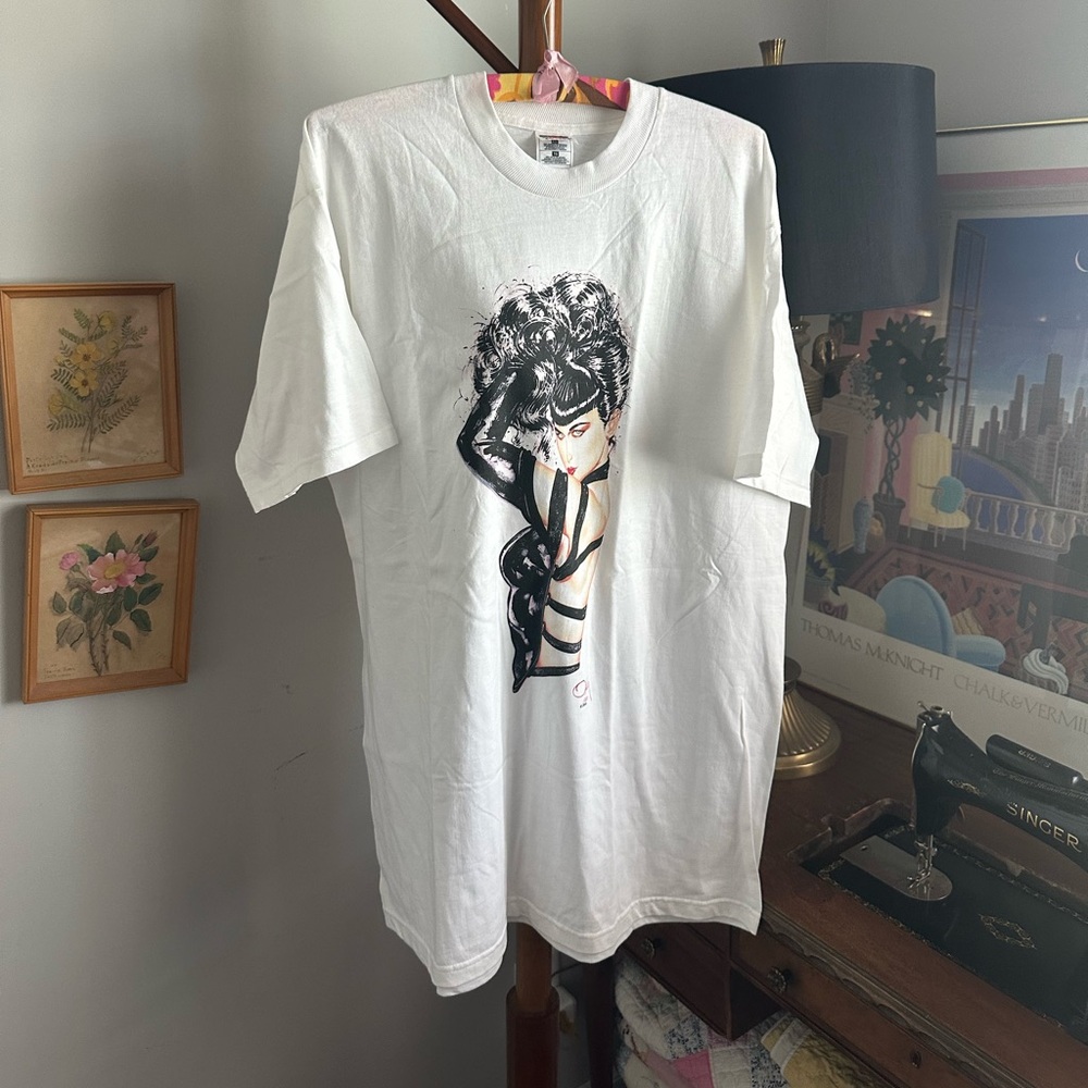 - Rare 1990 Olivia Betty Bettie Page Black hair profile T-shirt - Picture 2 of 10